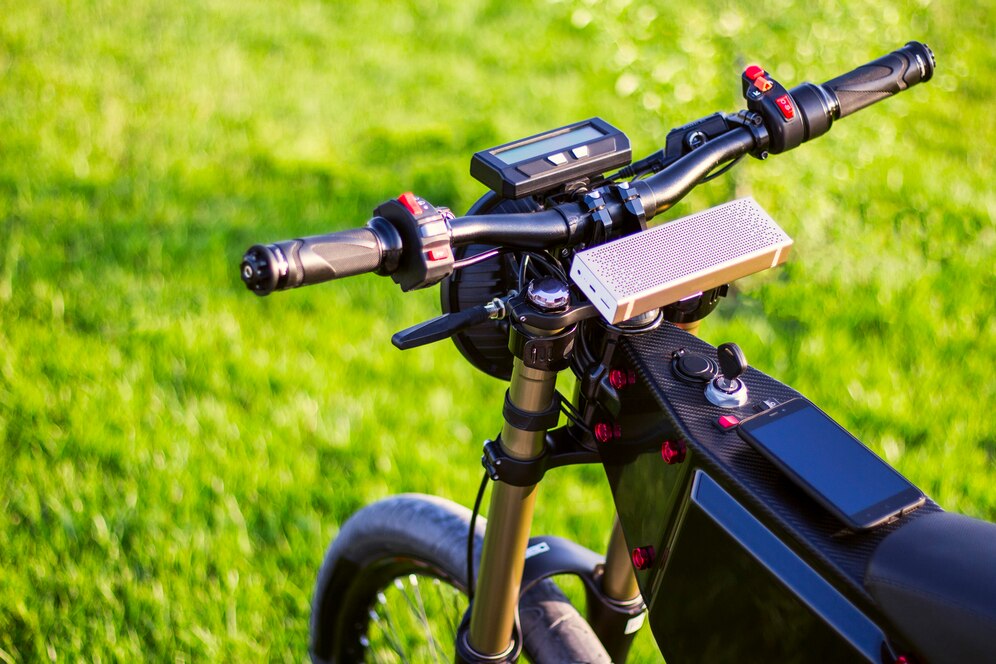 close up image of an ebike with a throttle