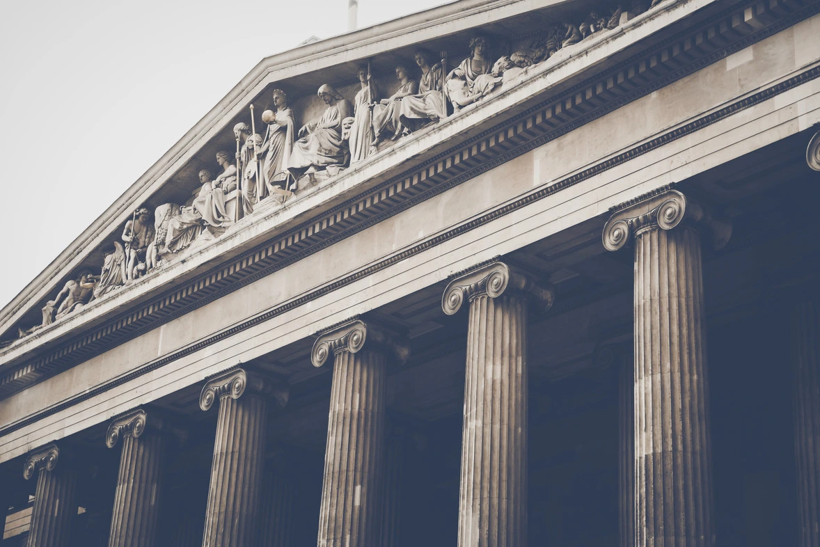 Image of a courthouse